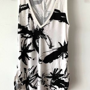 White and Black Ink Splash Babaton Aritzia XS Tank